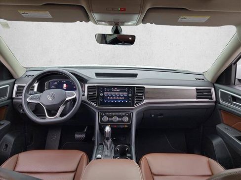 Used 2023 Volkswagen Atlas SE w/ Panoramic Sunroof Package FWD image 19