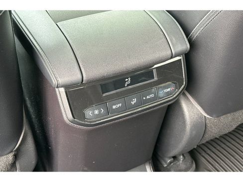 Used 2021 Toyota Highlander Limited AWD/4WD image 14