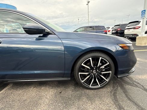 Used 2024 Honda Accord Touring image 15
