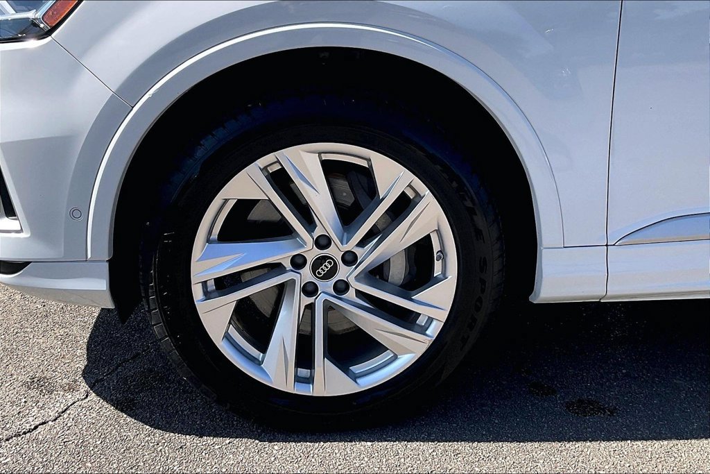 Used 2023 Audi Q7 3.0T Premium Plus AWD/4WD image 8
