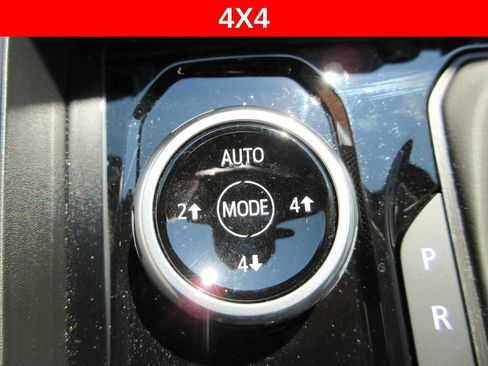 Used 2023 Chevrolet Colorado ZR2 w/ ZR2 Convenience Package III AWD/4WD image 33