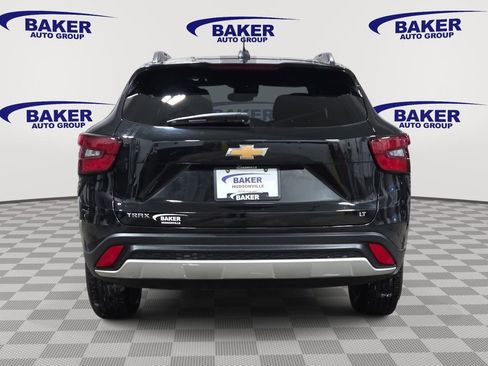 Used 2024 Chevrolet Trax LT w/ Driver Confidence Package image 6