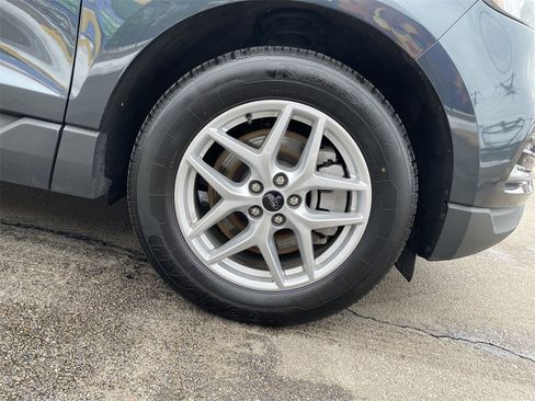 Used 2024 Ford Edge SEL image 11