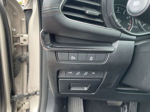 Used 2024 MAZDA MAZDA3 s FWD image 19