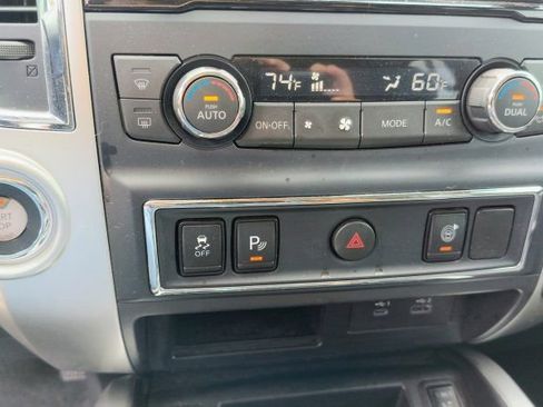 Used 2021 Nissan Titan SV w/ SV Convenience Package RWD image 19