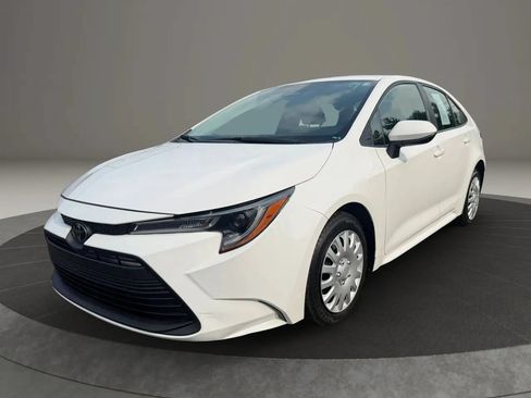 Used 2024 Toyota Corolla LE FWD image 1