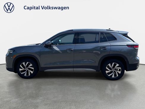Certified 2025 Volkswagen Tiguan S FWD image 8