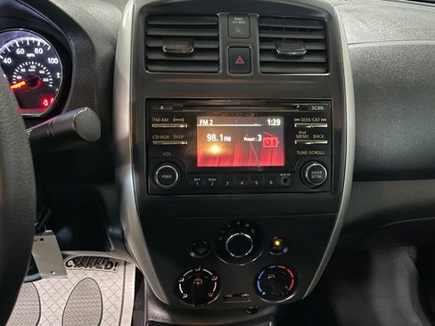 Used 2016 Nissan Versa SV image 13