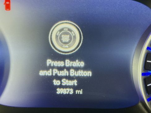 Used 2024 Chrysler Pacifica Touring-L FWD image 16
