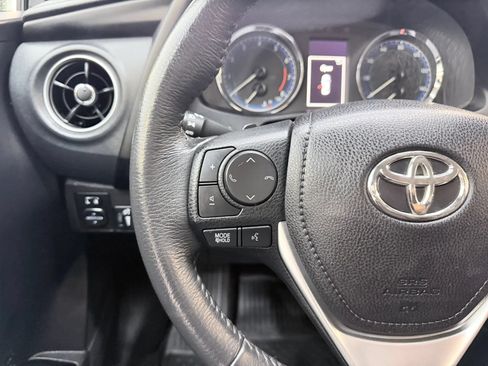 Used 2018 Toyota Corolla SE FWD image 17