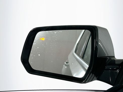 Used 2019 Chevrolet Traverse LT image 16