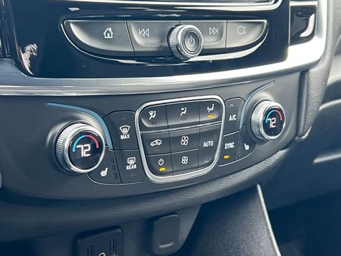 Used 2023 Chevrolet Traverse LT image 31