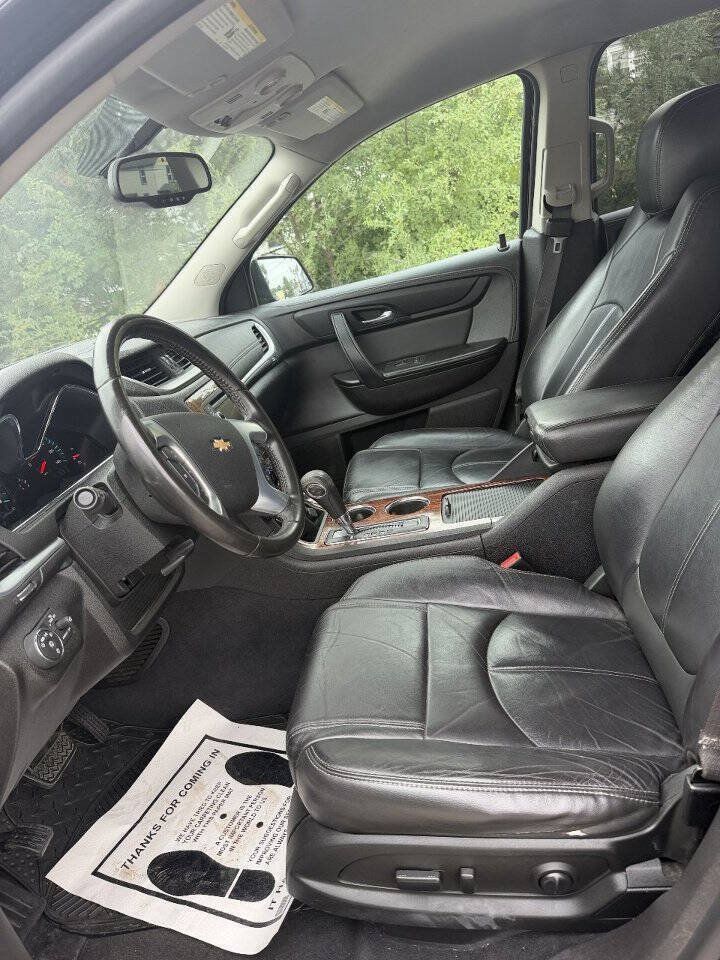 Used 2014 Chevrolet Traverse LT FWD image 9