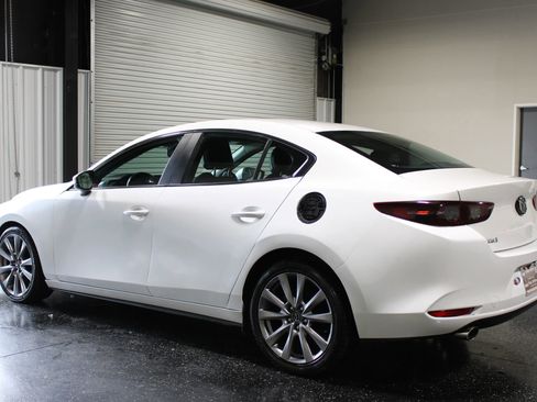 Used 2021 MAZDA MAZDA3 s FWD image 5