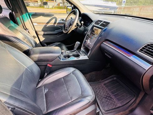 Used 2016 Ford Explorer Limited w/ Equipment Group 301A AWD/4WD image 11