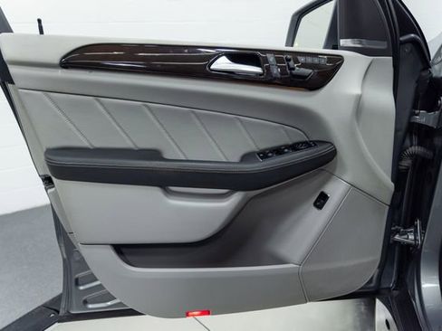 Used 2015 Mercedes-Benz GL 450 4MATIC image 11