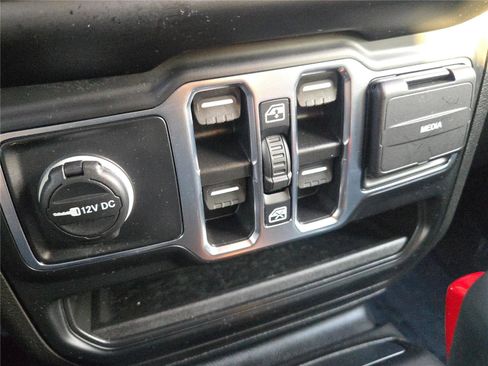 Used 2023 Jeep Wrangler Sahara image 29