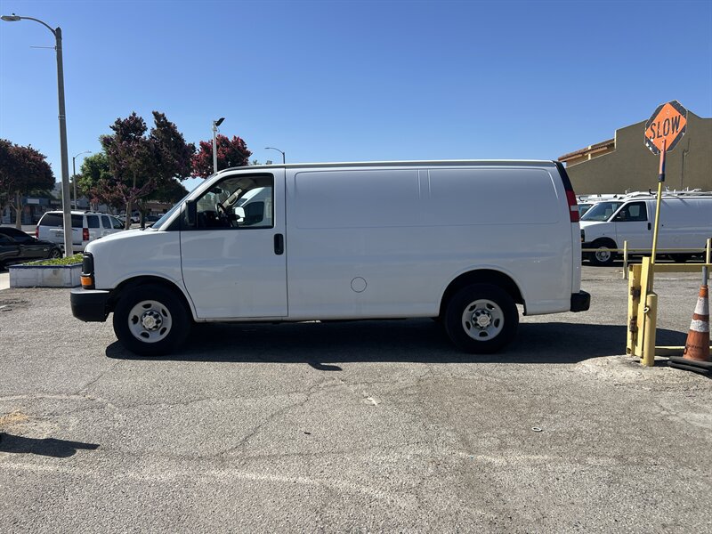 Used 2014 Chevrolet Express 2500 RWD image 6