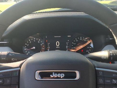 Certified 2023 Jeep Compass Limited w/ Sun and Sound Group AWD/4WD image 19