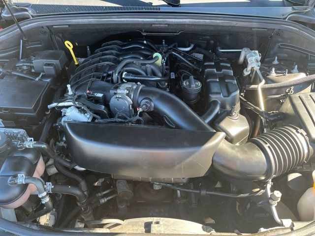 Certified 2019 Jeep Grand Cherokee Limited w/ Luxury Group II AWD/4WD image 29