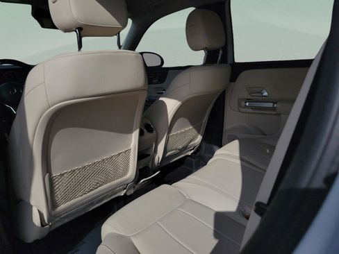 Used 2023 Mercedes-Benz GLB 250 4MATIC image 7