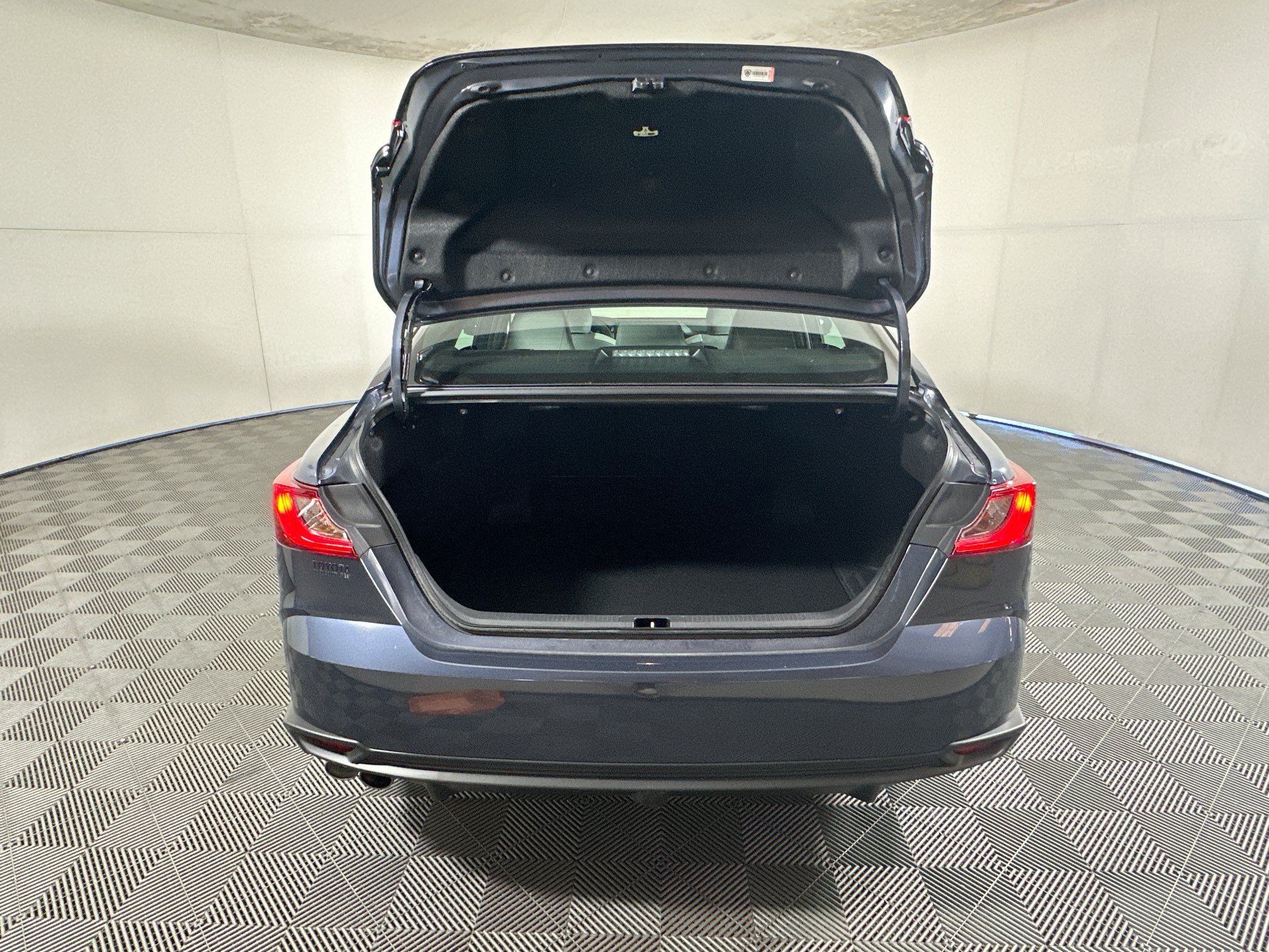 Certified 2026 Toyota Camry SE FWD image 31