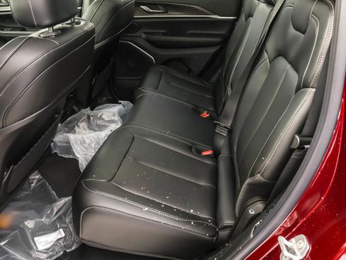 New 2026 Jeep Grand Cherokee Limited w/ Limited Altitude Package image 15