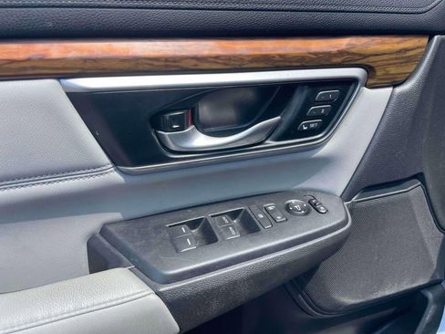 Used 2018 Honda CR-V Touring image 14