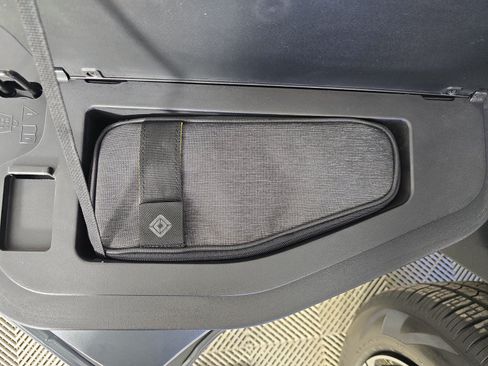 Used 2024 Rivian R1T Adventure AWD/4WD image 31