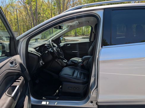 Used 2016 Ford Escape Titanium w/ Equipment Group 301A image 4