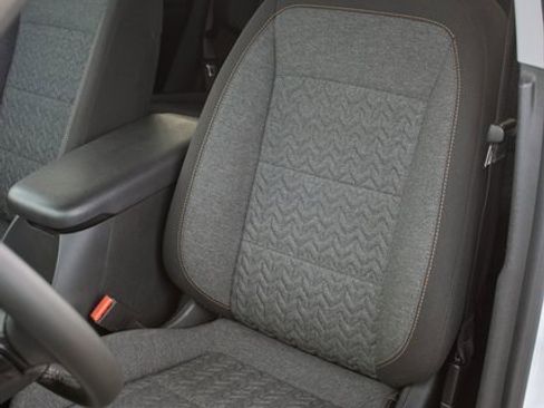 Used 2024 Chevrolet Equinox LT image 18