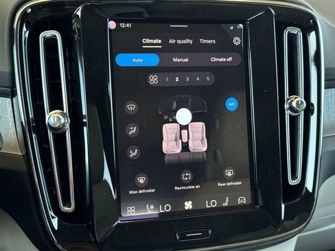 New 2026 Volvo XC40 B5 Ultra w/ Climate Package image 19