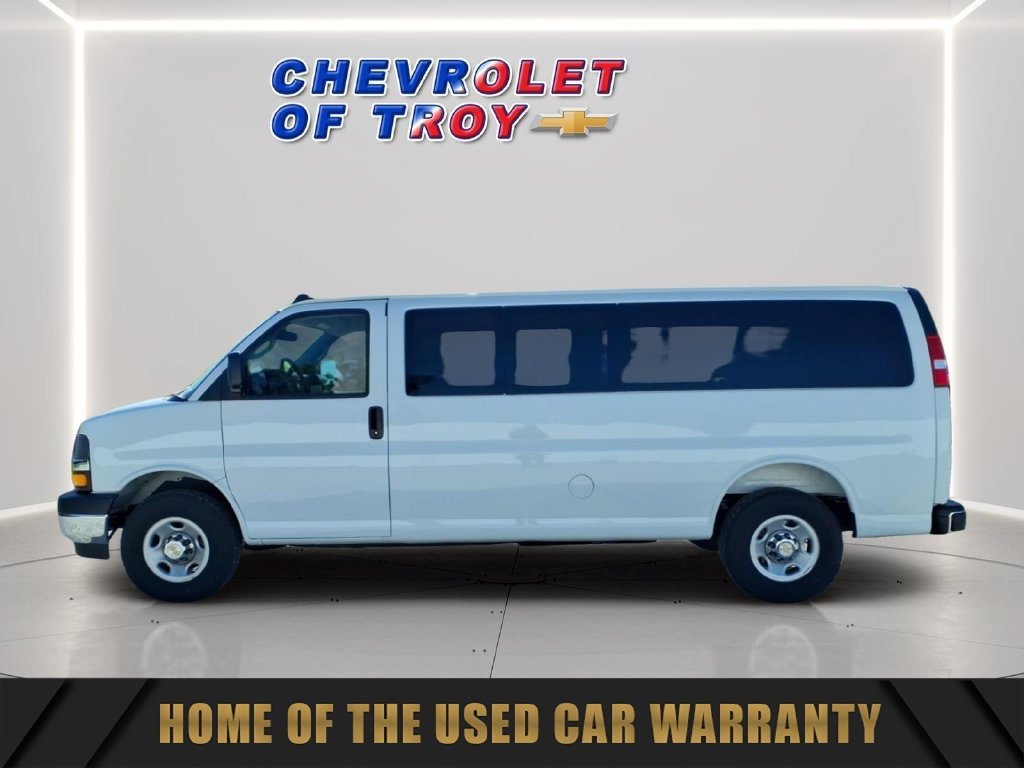 Certified 2025 Chevrolet Express 3500 LT w/ LT Preferred Equipment Group RWD image 5