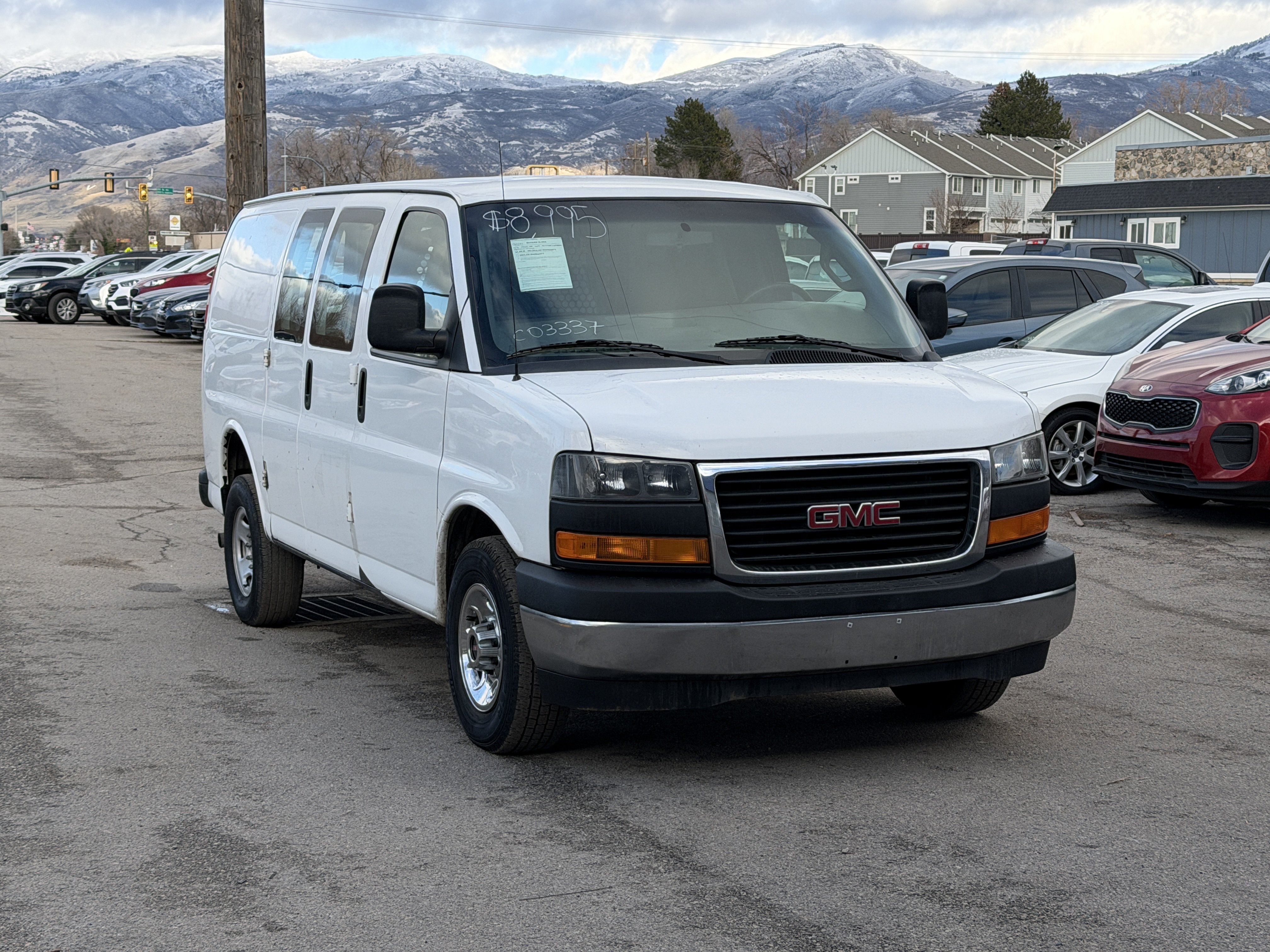 Used 2017 GMC Savana 2500 RWD image 2
