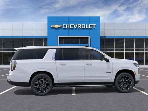 New 2026 Chevrolet Suburban LT w/ Comfort Package AWD/4WD image 19