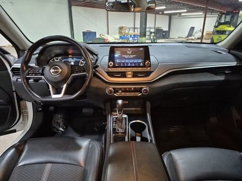 Used 2024 Nissan Altima 2.5 SR FWD image 21