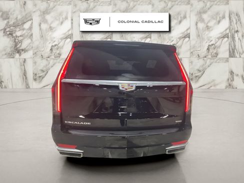 Used 2021 Cadillac Escalade Premium Luxury w/ Performance Package AWD/4WD image 4