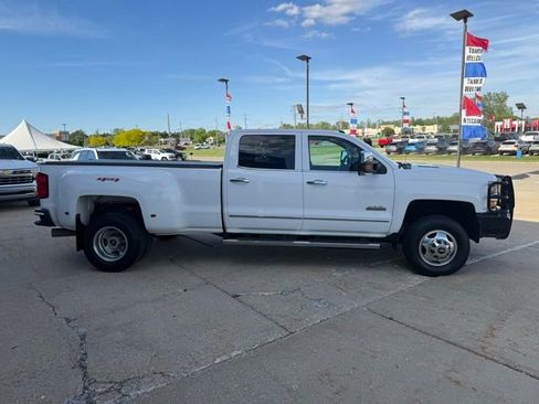 Used 2015 Chevrolet Silverado 3500 High Country w/ Duramax Plus Package AWD/4WD image 6