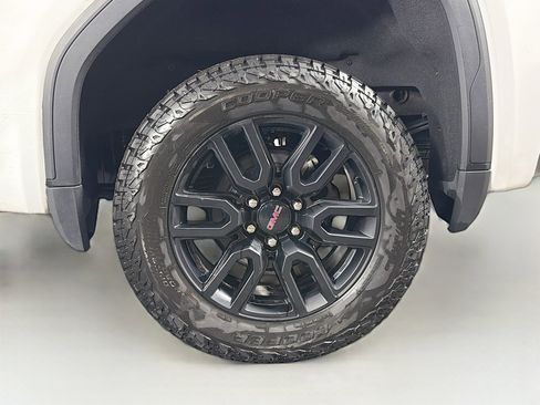 Used 2022 GMC Sierra 1500 Elevation image 30