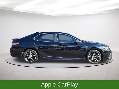 Used 2019 Toyota Camry SE image 8