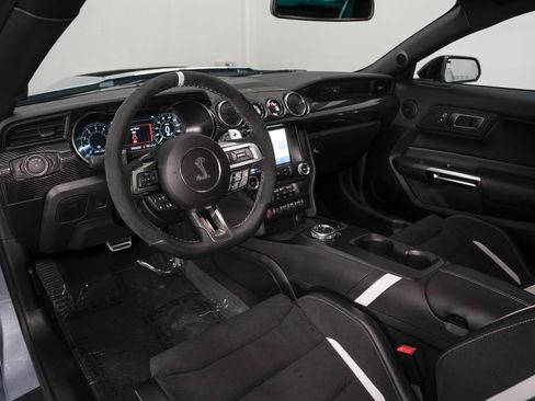 Used 2022 Ford Mustang Shelby GT500 w/ Carbon Fiber Track Pack RWD image 8