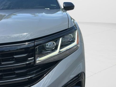 Used 2023 Volkswagen Atlas Cross Sport SEL R-Line AWD/4WD image 36