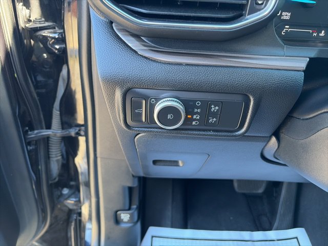 Used 2021 Ford Explorer Limited w/ Equipment Group 301A AWD/4WD image 19