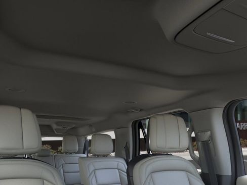 New 2026 Lincoln Navigator L Premier AWD/4WD image 22