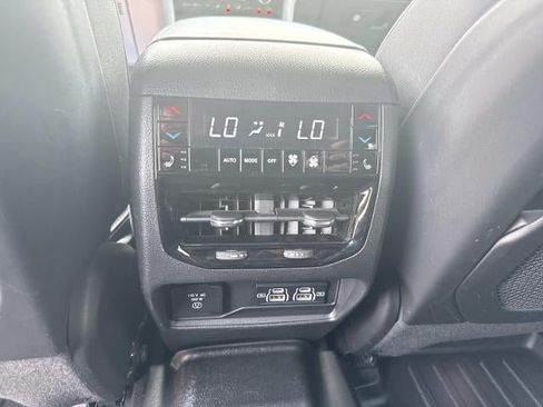 Used 2023 Jeep Grand Cherokee L Summit w/ Advanced Protech Group IV AWD/4WD image 19