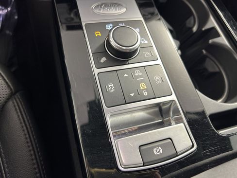 Used 2020 Land Rover Discovery HSE image 33