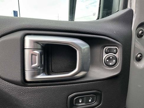 Used 2022 Jeep Wrangler Unlimited Sahara w/ Cold Weather Group image 11