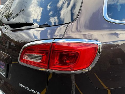 Used 2017 Buick Enclave Leather image 10
