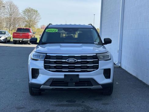 Used 2025 Ford Explorer Active image 8