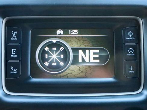 Used 2017 Jeep Grand Cherokee Limited image 35